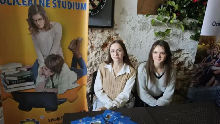 Targi pracy 2024 - szkoła ZDZ Zamość