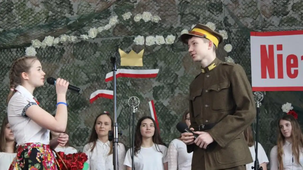 III Festiwal Piosenki Wojskowej w szkole ZDZ Zamość