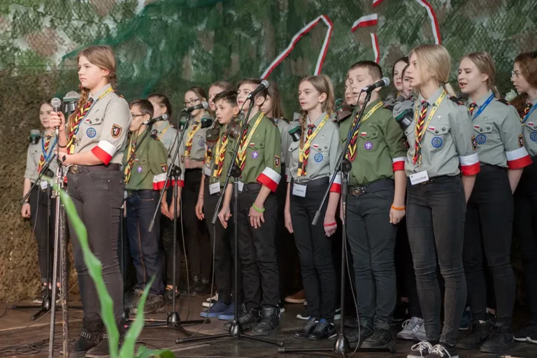 Występ - II Festiwal Piosenki Wojskowej w szkole ZDZ Zamość
